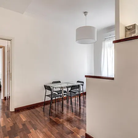 Re Di Lovely Appartamento Roma